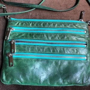 🌞🍀Really Pretty Green & Turquoise Crossbody!